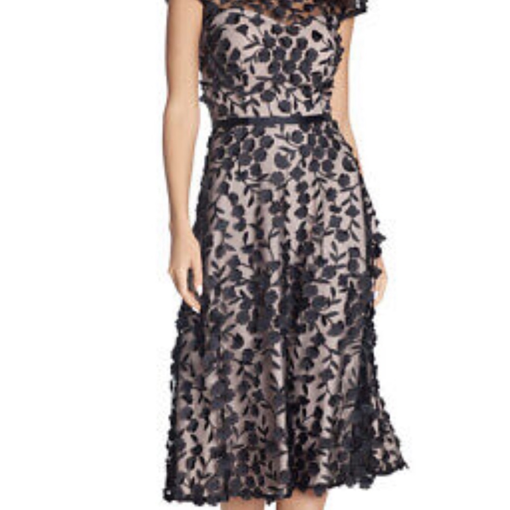 XSCAPE 3D Embroidered Floral Lace midi gown NEVER WORN PERFECTION!